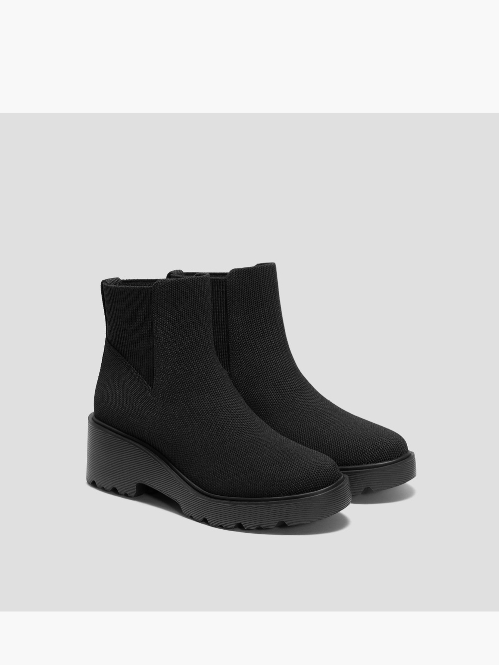 Round-Toe Chunky Platform Travel Boots (Everly)